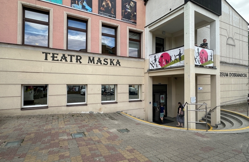 Alisha wyruszy w głąb narkotykowej krainy… Premiera nowego spektaklu teatru Maska