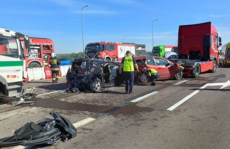 Karambol na S19 w Jasionce. 5 osób trafiło do szpitala