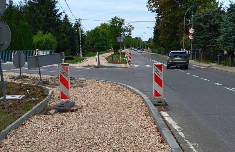Na Zalesiu powstaje blisko kilometrowa ścieżka pieszo-rowerowa. Trwa rozbudowa ul. Robotniczej