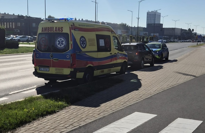 Poranny wypadek na al. Kopisto. Samochód potrącił 12-latka