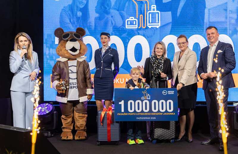 Milionowa pasażerka na lotnisku w Jasionce