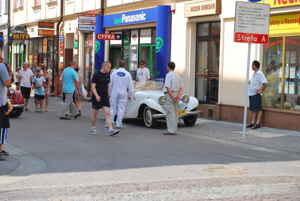 XI Podkarpacki Rajd Pojazdów Zabytkowych - Rzeszów - Rynek