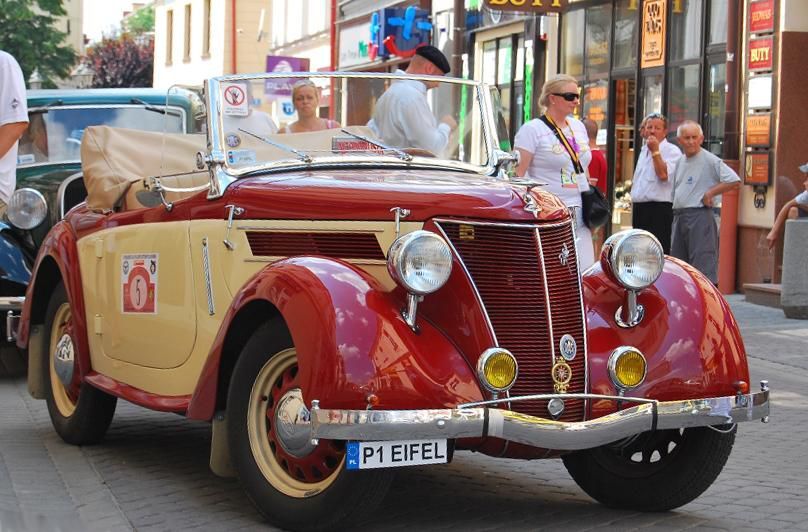 XI Podkarpacki Rajd Pojazdów Zabytkowych - Rzeszów - Rynek
