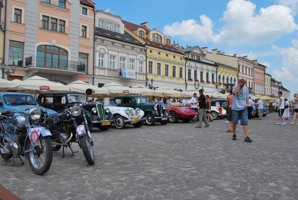 XI Podkarpacki Rajd Pojazdów Zabytkowych - Rzeszów - Rynek