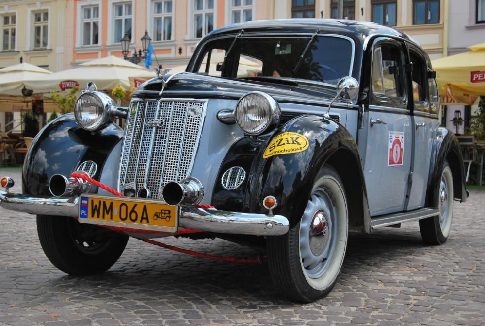 XI Podkarpacki Rajd Pojazdów Zabytkowych - Rzeszów - Rynek