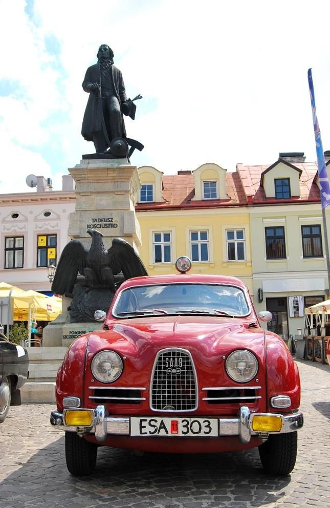 XI Podkarpacki Rajd Pojazdów Zabytkowych - Rzeszów - Rynek