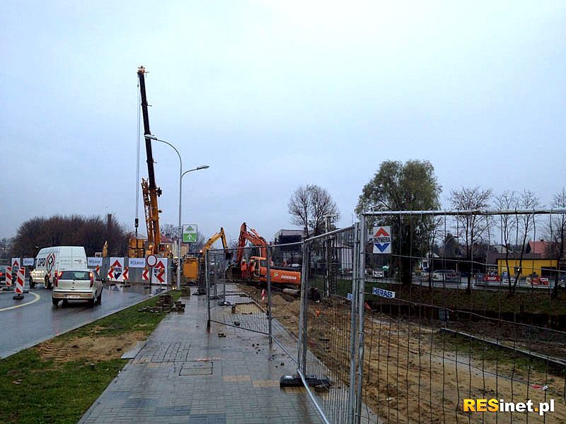 Burzenie wiaduktu nad al. Wyzwolenia