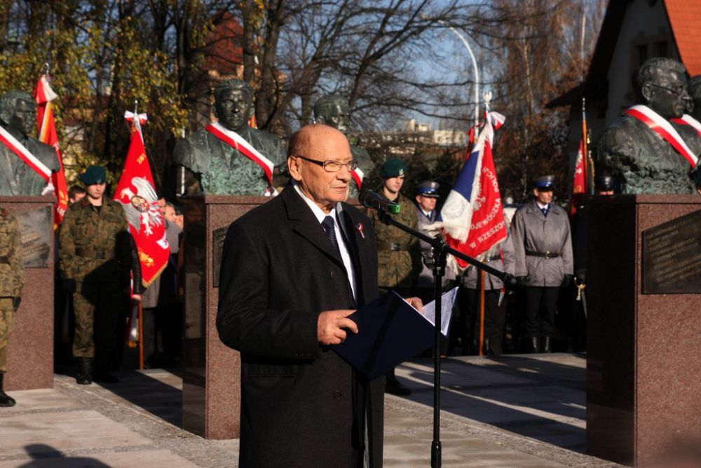  Odsłonięcie i poświecenie pomnika płk. Łukasza Cieplińskiego,