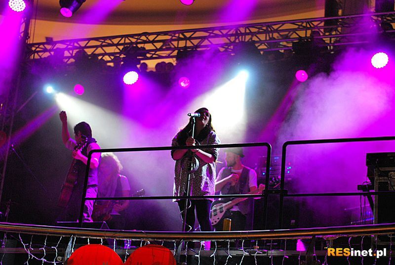 Ewa Farna podczas WOŚP 2014 w Rzeszowie