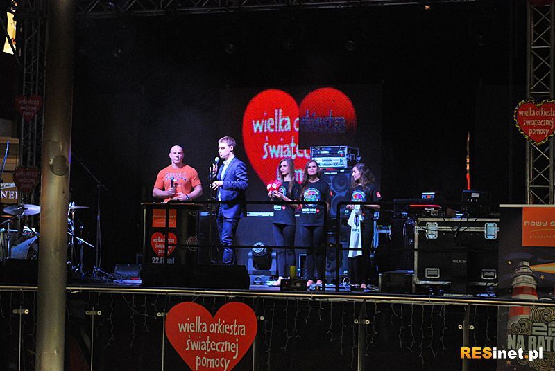 Ewa Farna podczas WOŚP 2014 w Rzeszowie