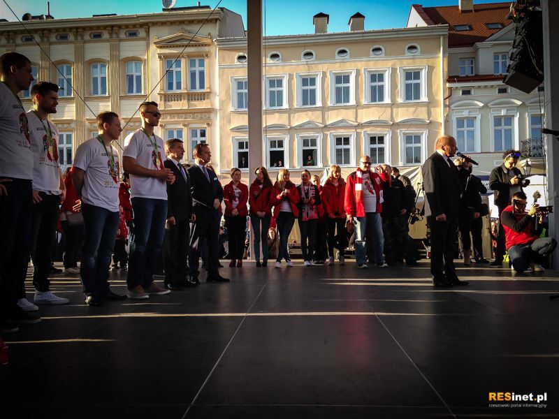 Asseco Resovia Mistrzem Polski. Feta na rynku