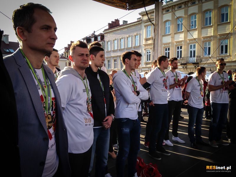 Asseco Resovia Mistrzem Polski. Feta na rynku