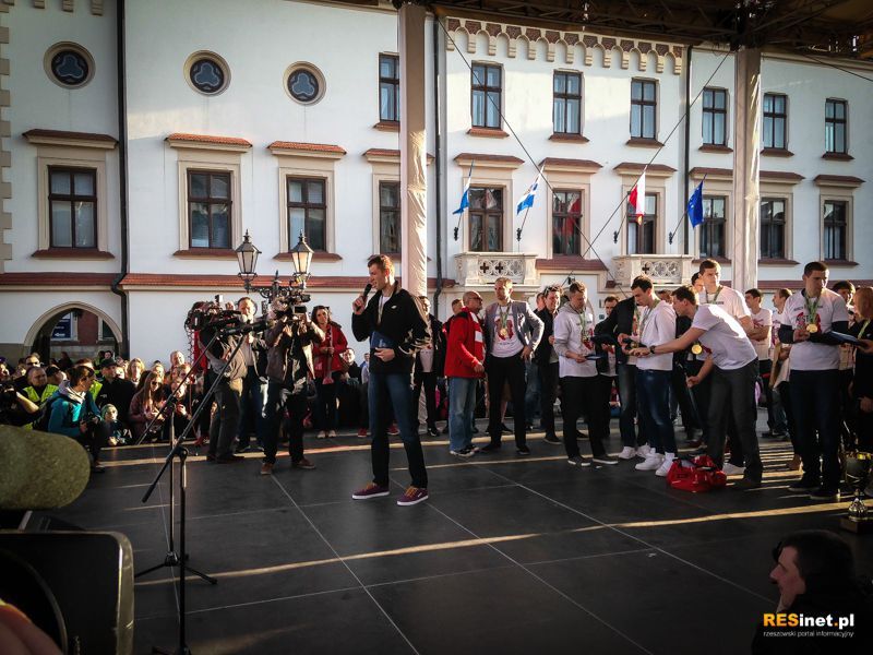 Asseco Resovia Mistrzem Polski. Feta na rynku