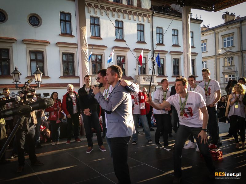 Asseco Resovia Mistrzem Polski. Feta na rynku