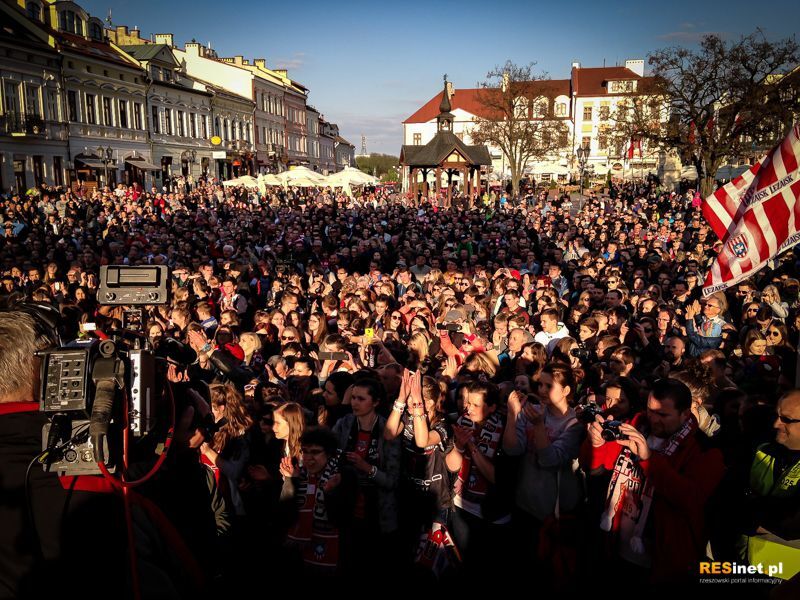 Asseco Resovia Mistrzem Polski. Feta na rynku