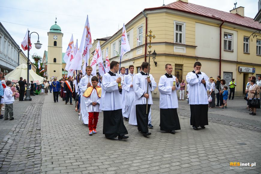 Boże Ciało. Procesja ulicami Rzeszowa