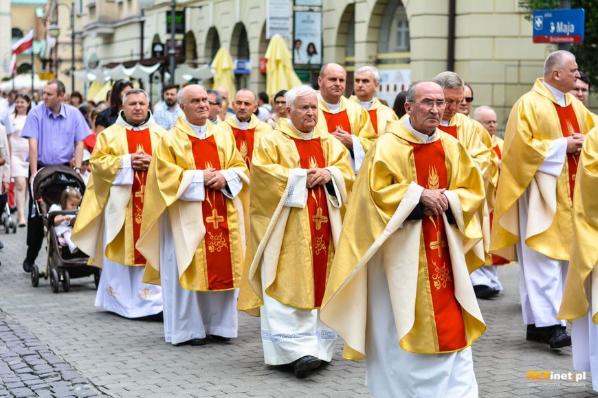 Boże Ciało. Procesja ulicami Rzeszowa