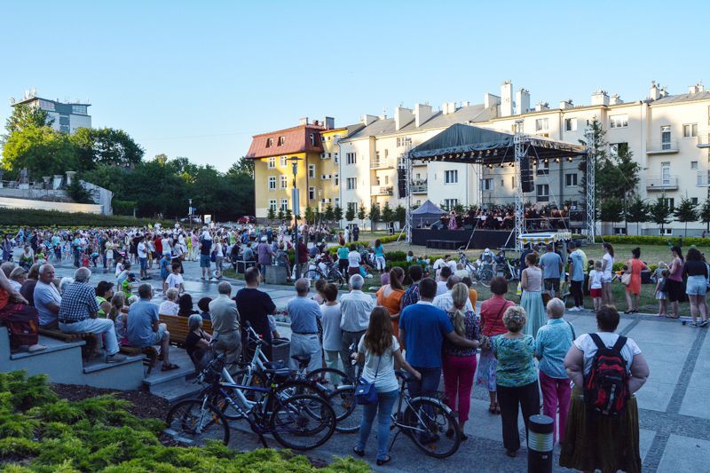 Letni Koncert Promenadowy - Fontanna Multimedialna