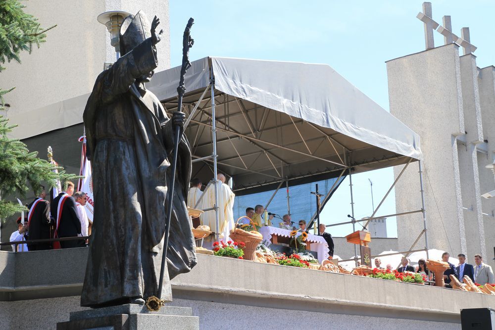 Dożynki diecezjalne w katedrze rzeszowskiej 