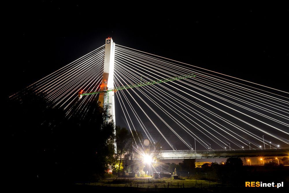 Most Mazowieckiego nocą