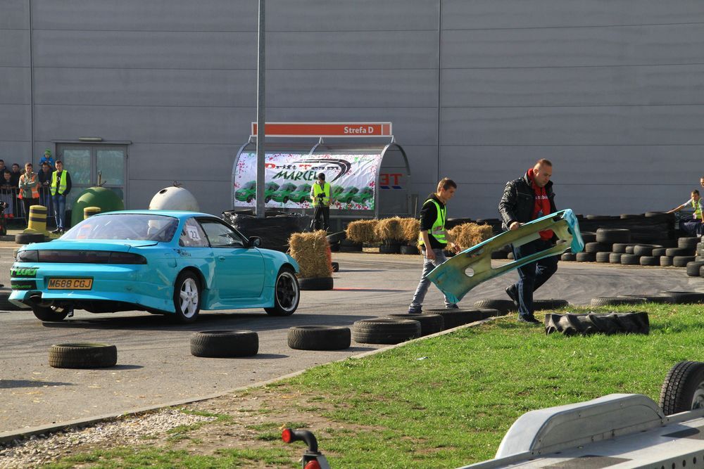 Pokazy driftu na Festiwalu Motoryzacyjnym w Rzeszowie 