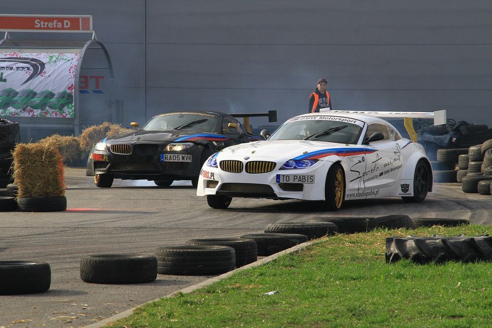 Pokazy driftu na Festiwalu Motoryzacyjnym w Rzeszowie 