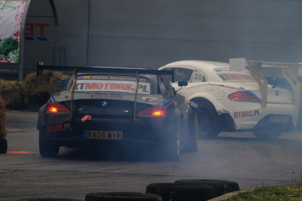 Pokazy driftu na Festiwalu Motoryzacyjnym w Rzeszowie 