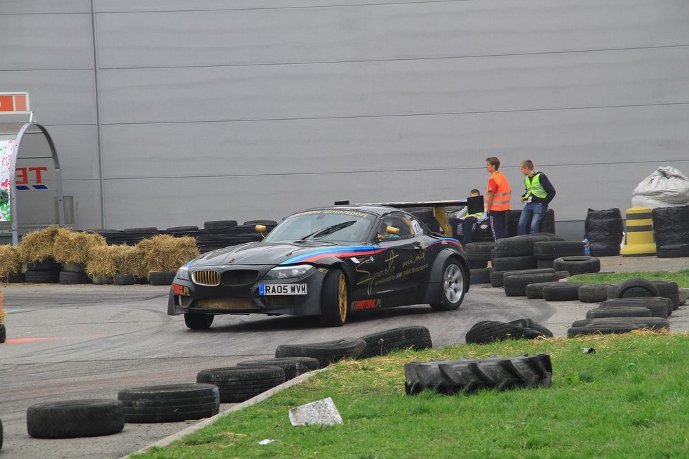 Pokazy driftu na Festiwalu Motoryzacyjnym w Rzeszowie 
