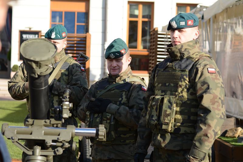 Żołnierze polscy i amerykańscy na Rynku