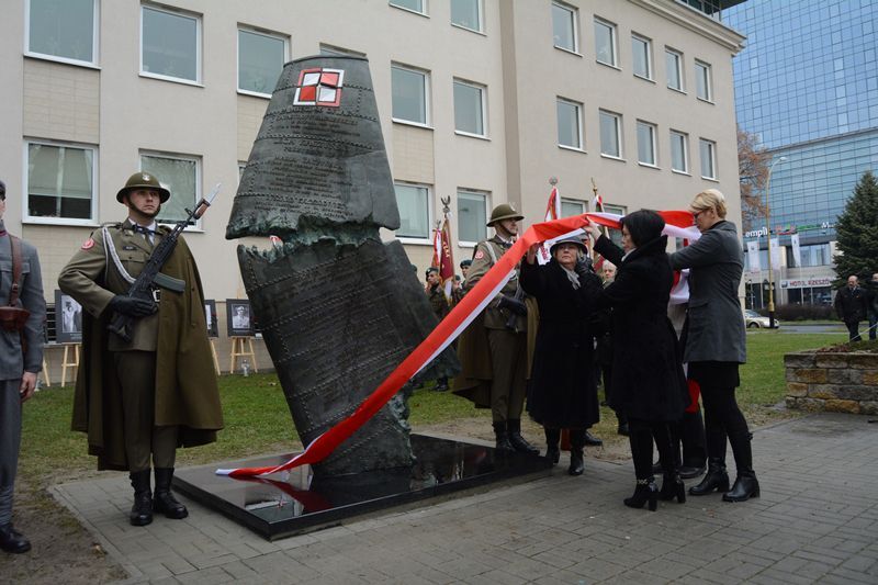 Odsłonięcie pomnika smoleńskiego
