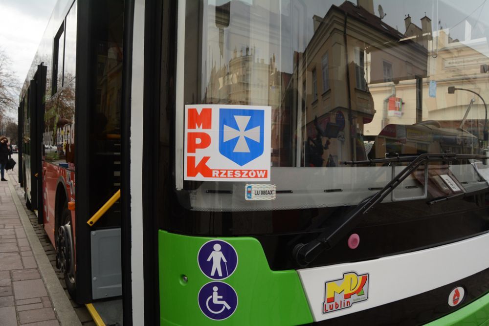 Elektryczny autobus na ulicach Rzeszowa