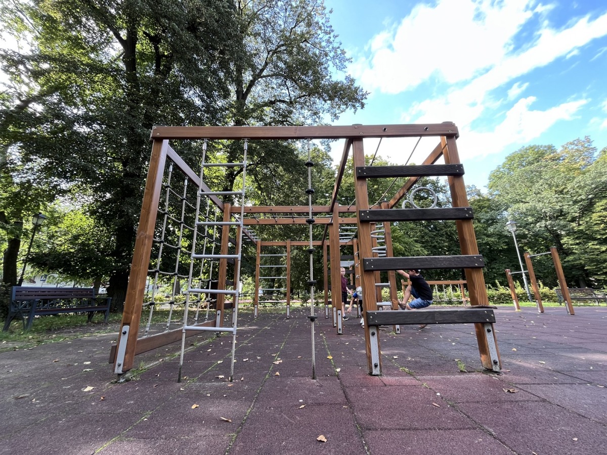 Plac zabaw w Ogrodzie Miejskim im. Solidarności w Rzeszowie