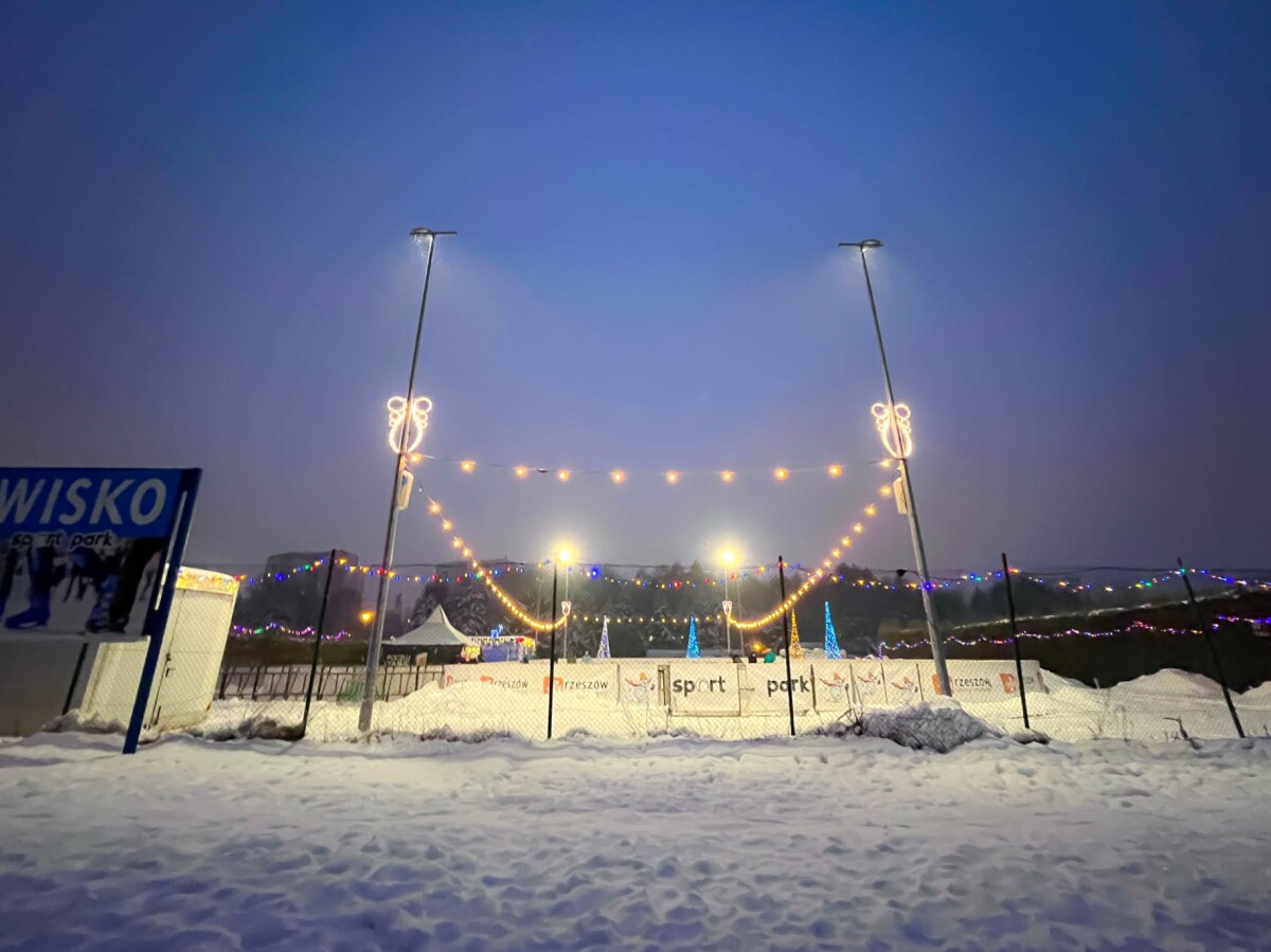 Lodowisko w Parku Sybiraków - sezon 2023 / 2024
