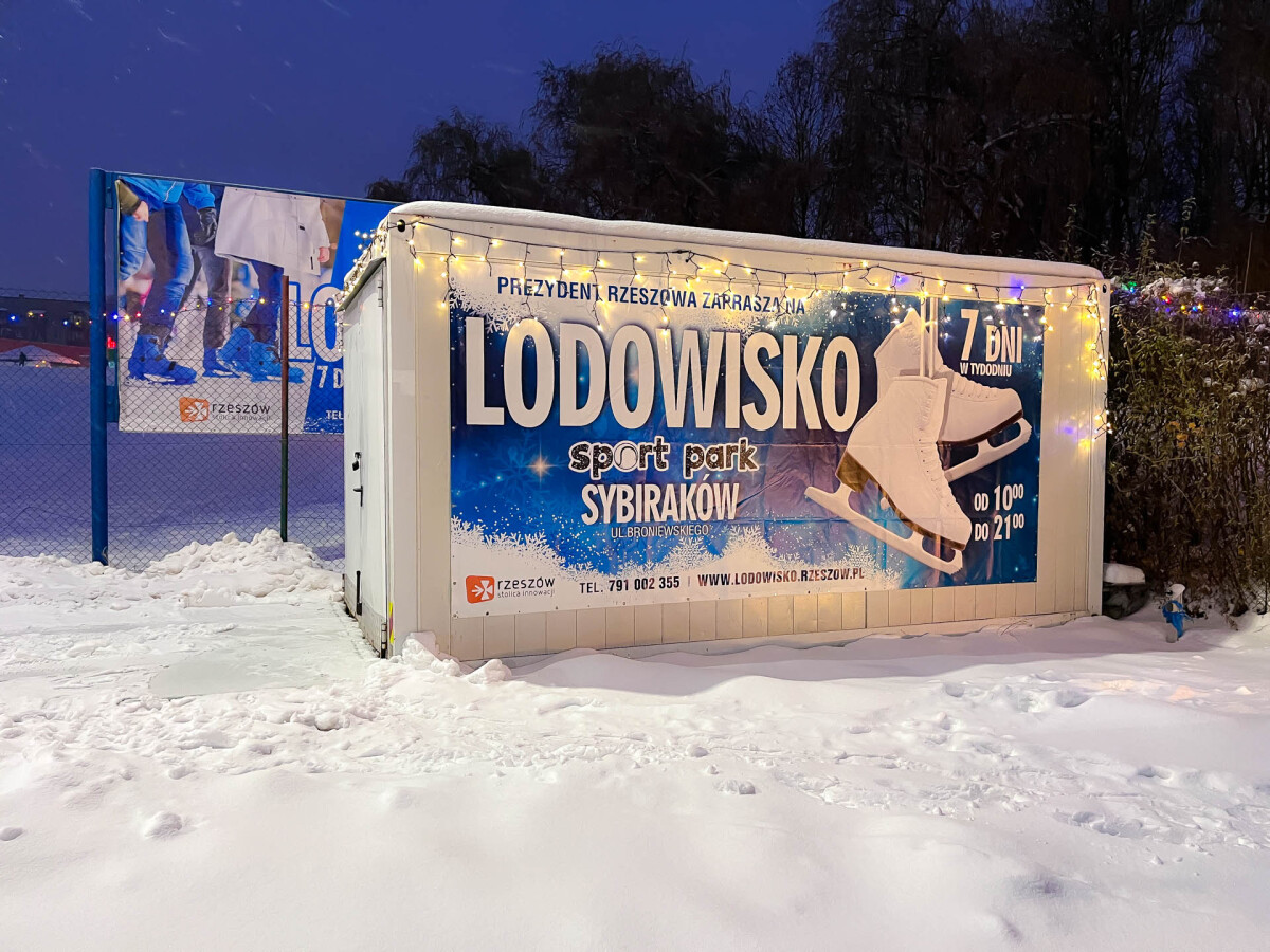 Lodowisko w Parku Sybiraków - sezon 2023 / 2024