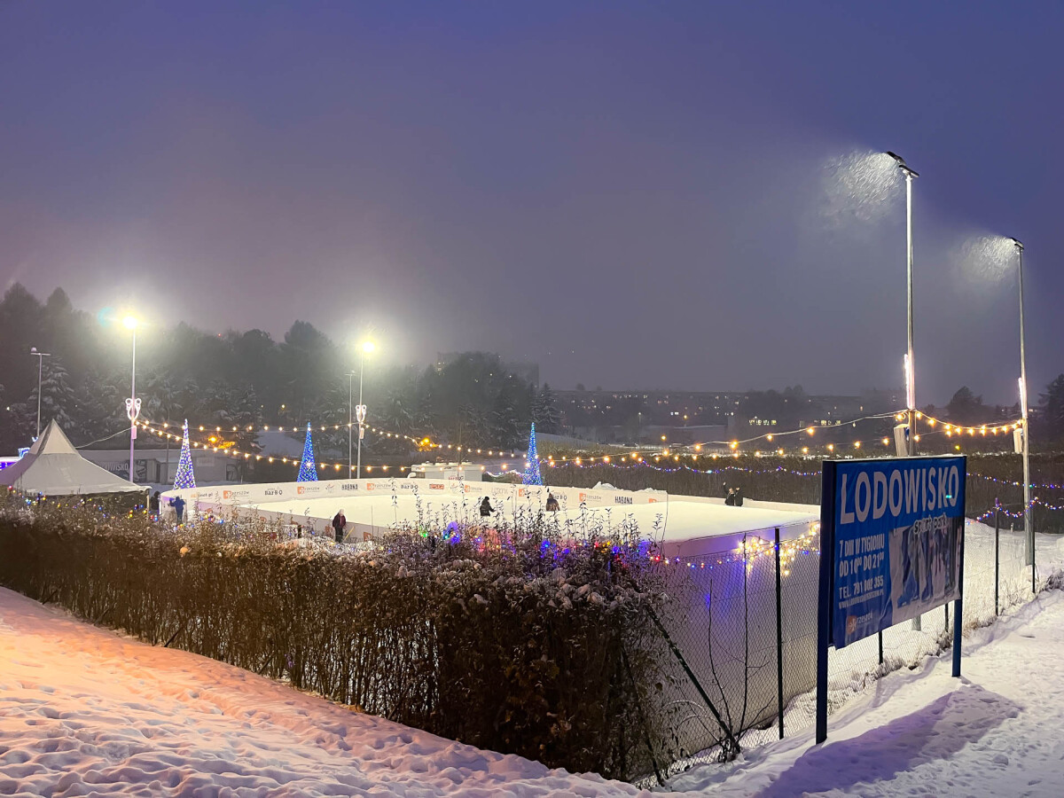 Lodowisko w Parku Sybiraków - sezon 2023 / 2024