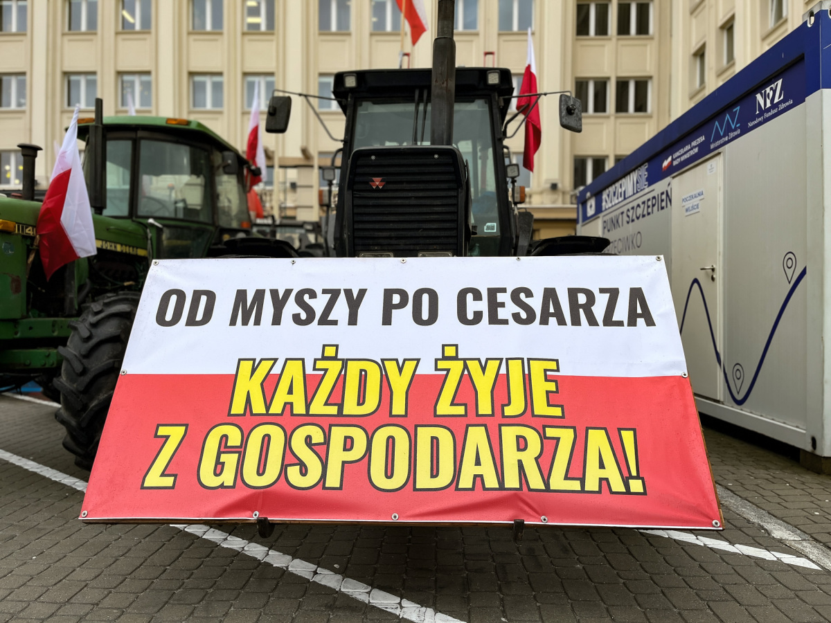 Protest rolników przed Urzędem Wojewódzkim w Rzeszowie