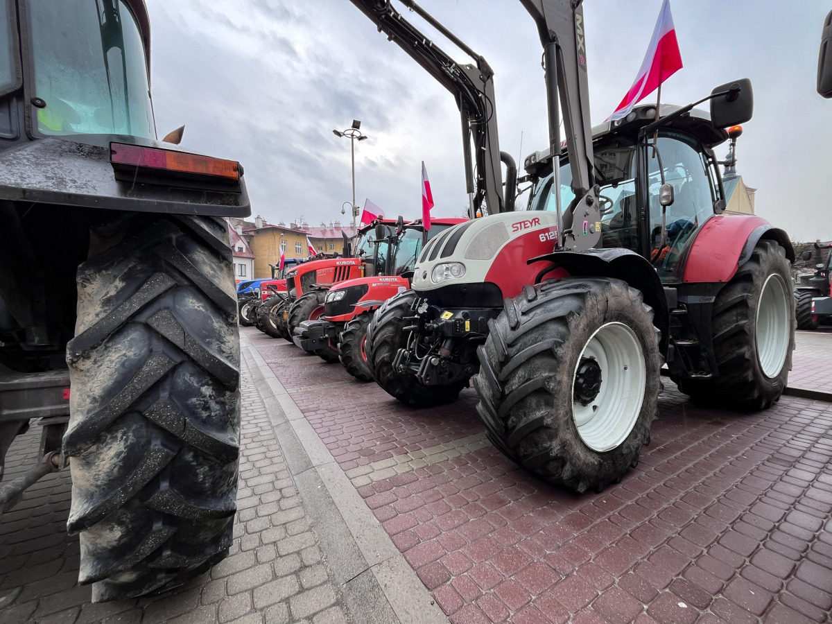 Protest rolników przed Urzędem Wojewódzkim w Rzeszowie