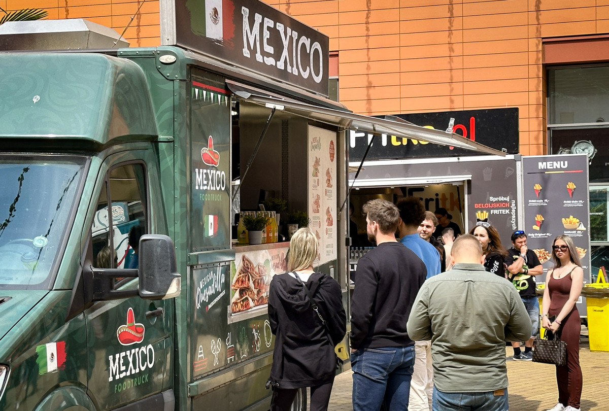 Rzeszów - Żarciowozy - zlot food trucków w Millenieum Hall