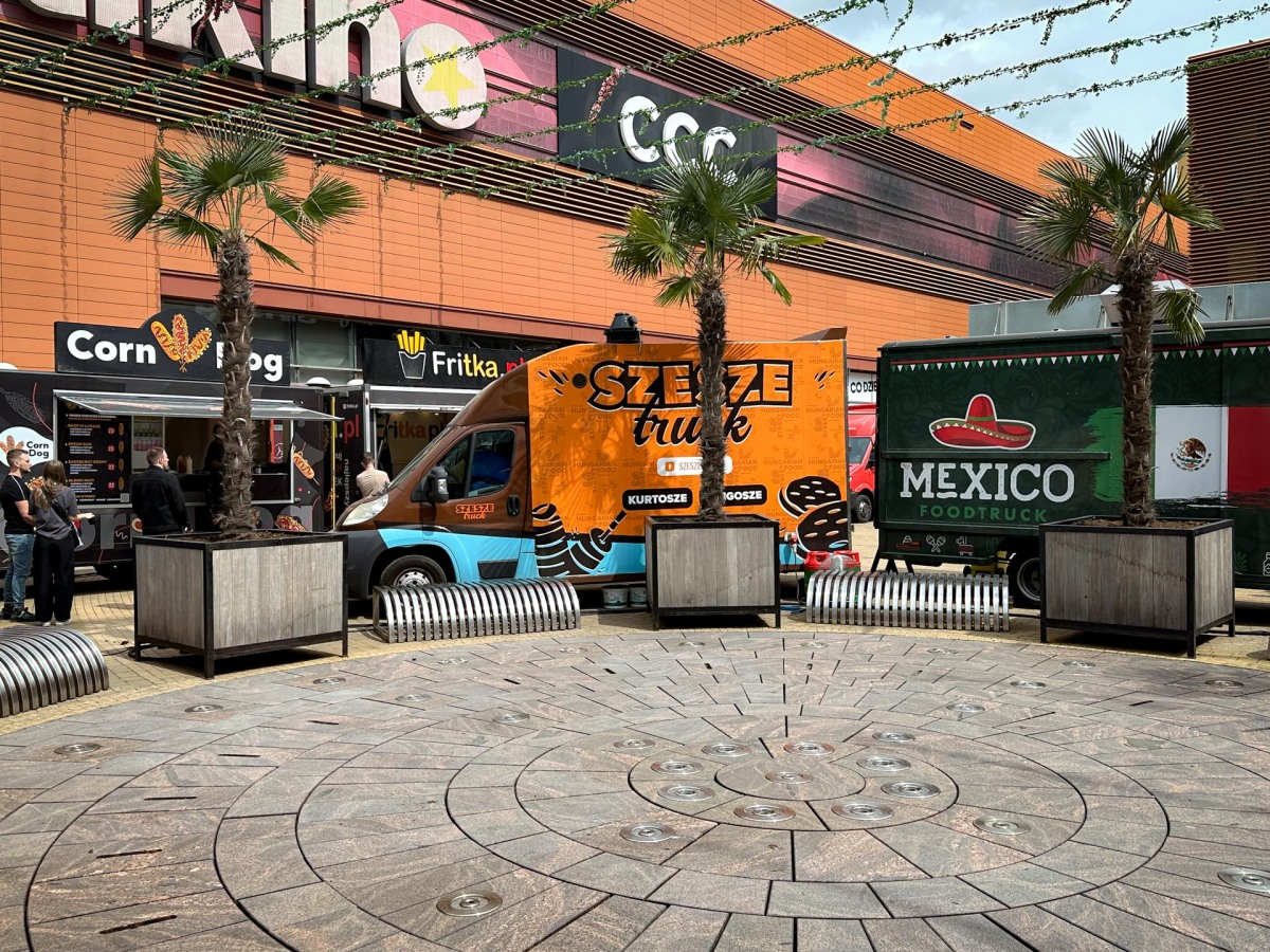 Rzeszów - Żarciowozy - zlot food trucków w Millenieum Hall