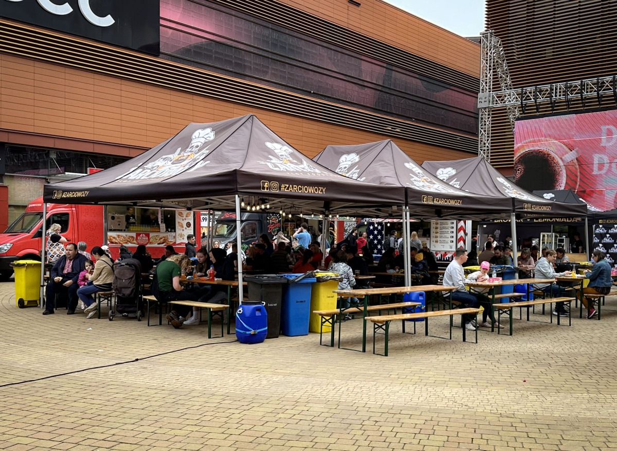 Rzeszów - Żarciowozy - zlot food trucków w Millenieum Hall