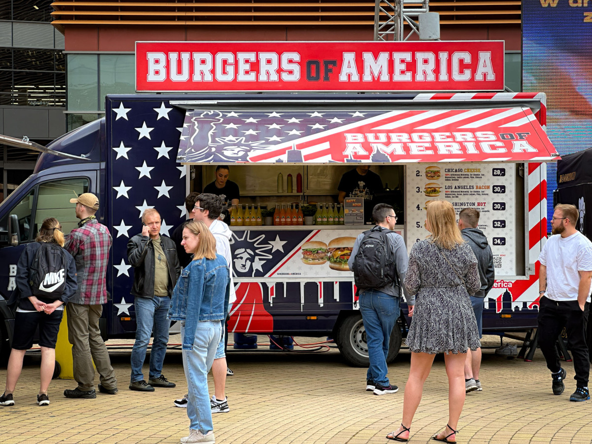 Rzeszów - Żarciowozy - zlot food trucków w Millenieum Hall