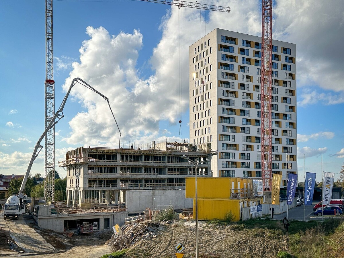 Rzeszów - II etap budowy kompleksu KrakoVska w Rzeszowie [październik 2024]