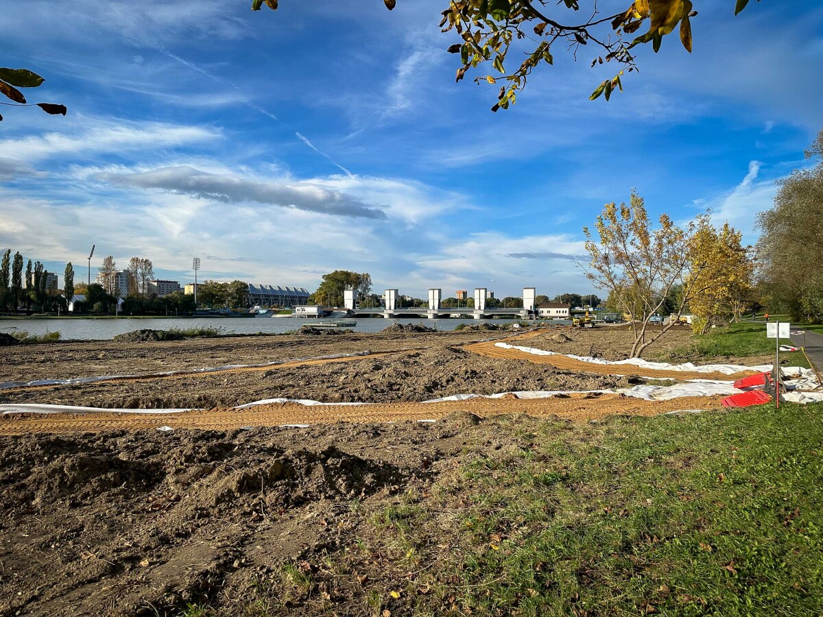 Rzeszów - Budowa miejskiej plaży nad Wisłokiem [październik 2024]