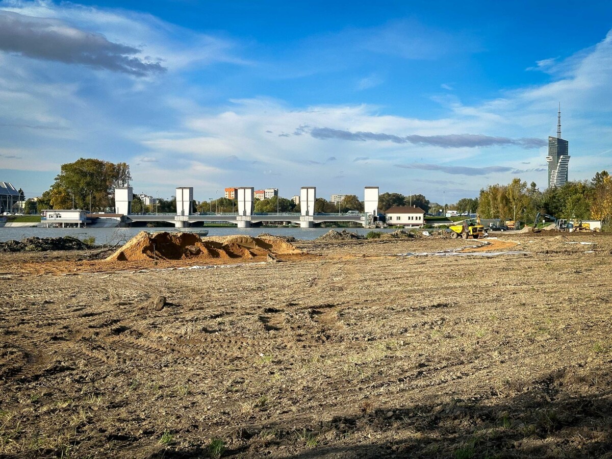 Rzeszów - Budowa miejskiej plaży nad Wisłokiem [październik 2024]