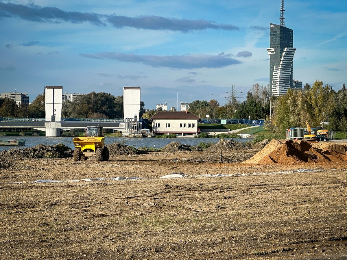 Rzeszów - Budowa miejskiej plaży nad Wisłokiem [październik 2024]