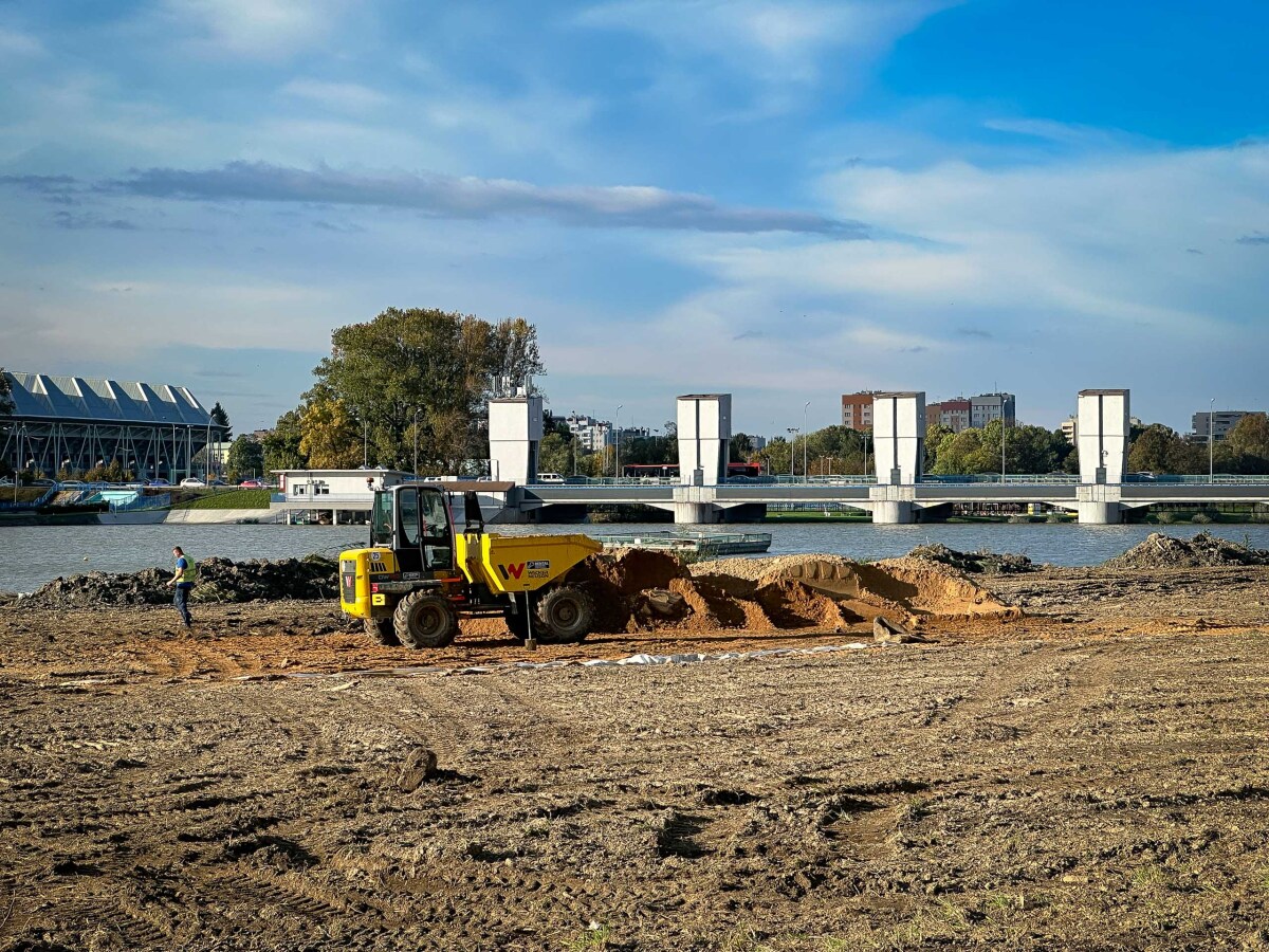 Rzeszów - Budowa miejskiej plaży nad Wisłokiem [październik 2024]