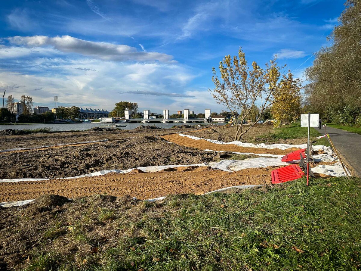 Rzeszów - Budowa miejskiej plaży nad Wisłokiem [październik 2024]