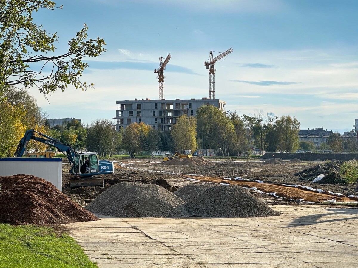 Rzeszów - Budowa miejskiej plaży nad Wisłokiem [październik 2024]