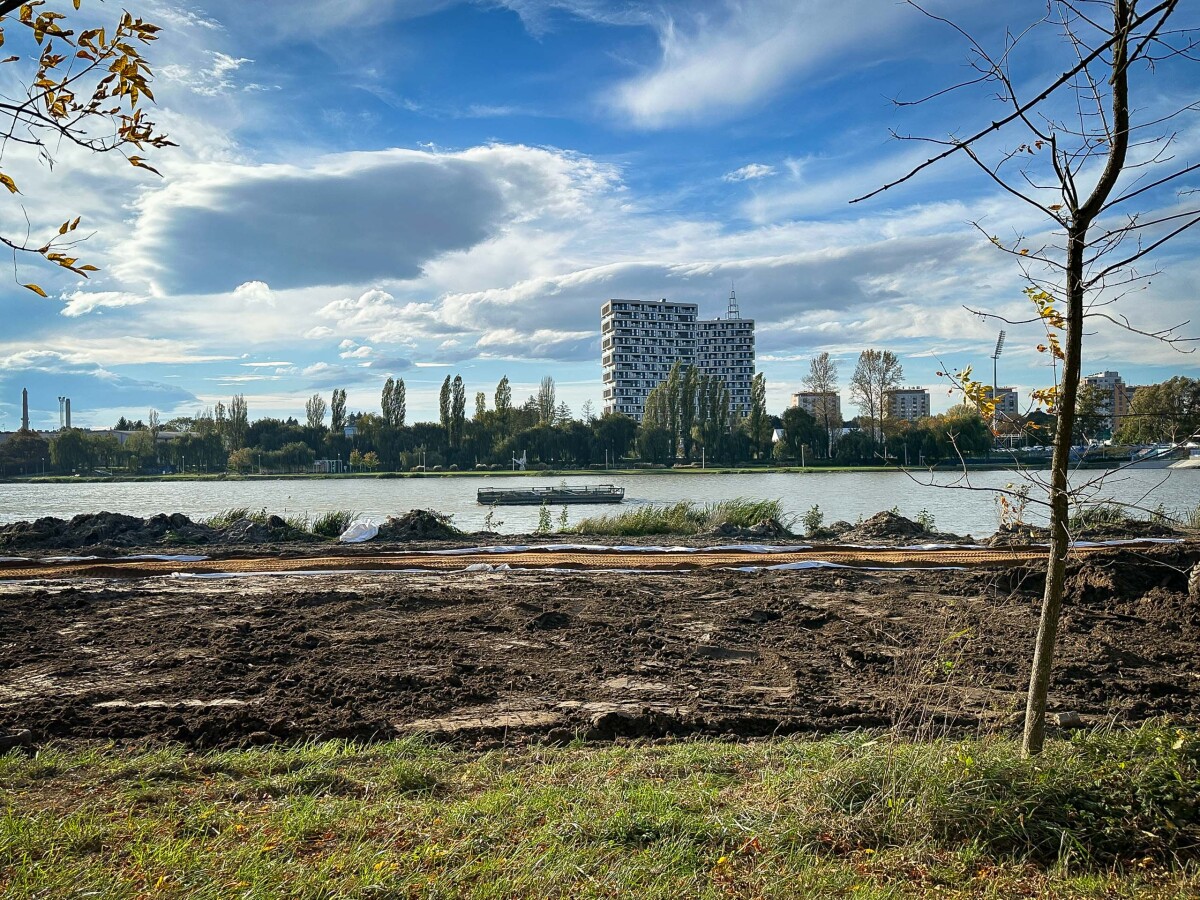 Rzeszów - Budowa miejskiej plaży nad Wisłokiem [październik 2024]