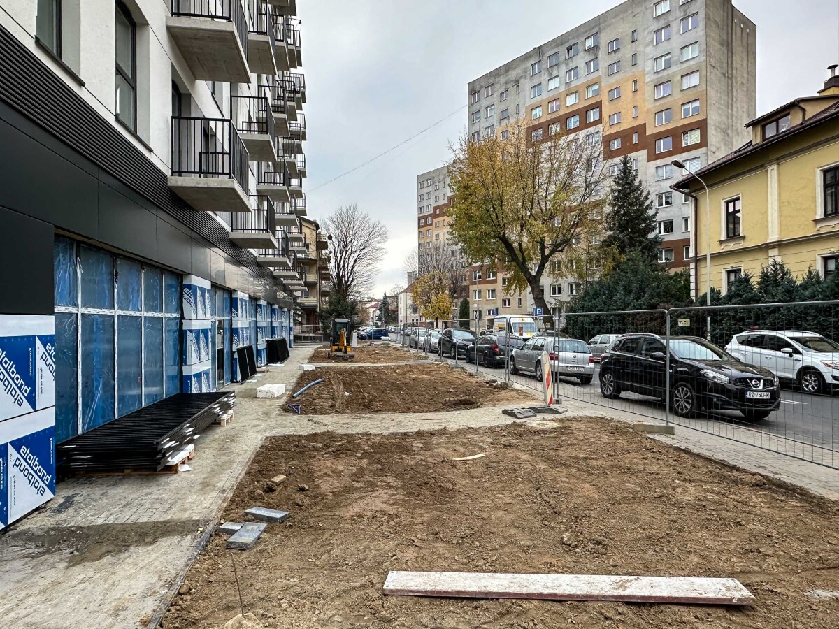 Rzeszów - Budowa Capital Towers Residence w sąsiedztwie hali Podpromie [listopad 2024]
